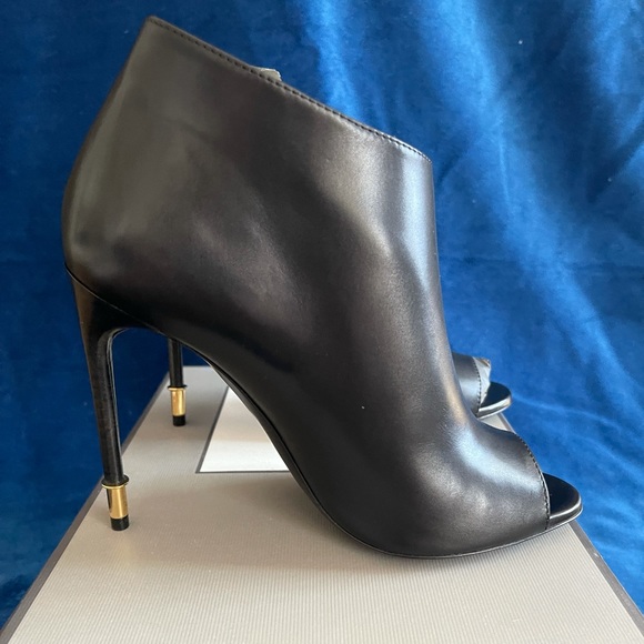 Tom Ford black sandal with gold key & lock size 37 - Picture 2 of 8